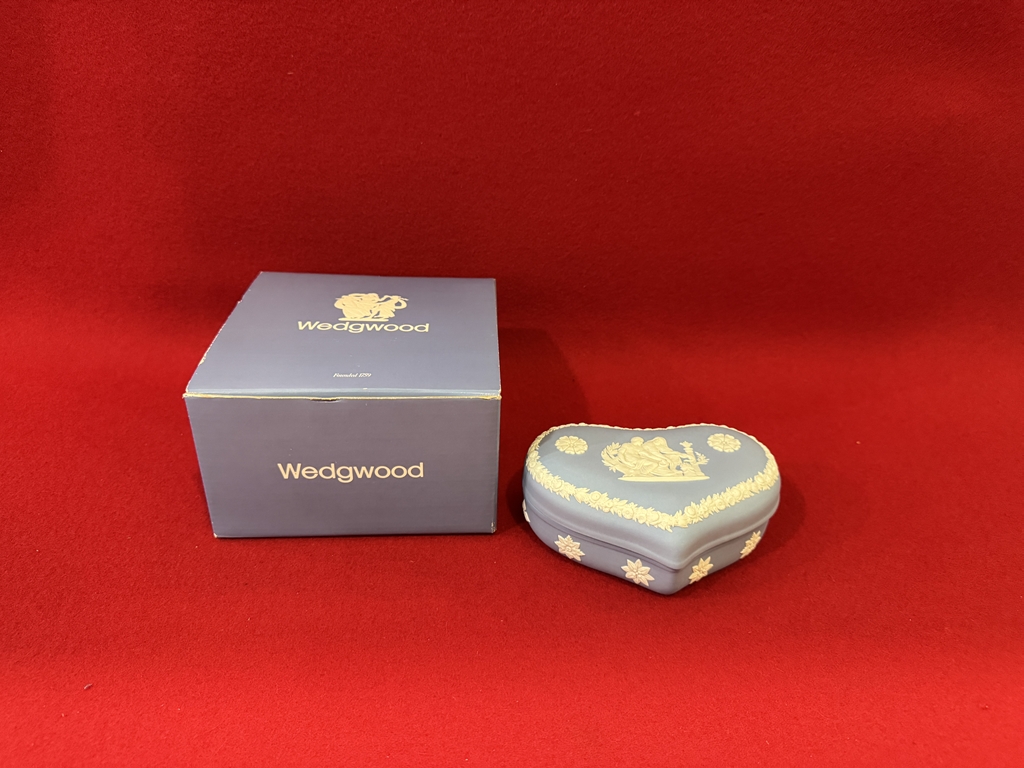 WedeWood買取させてもらいました。の画像