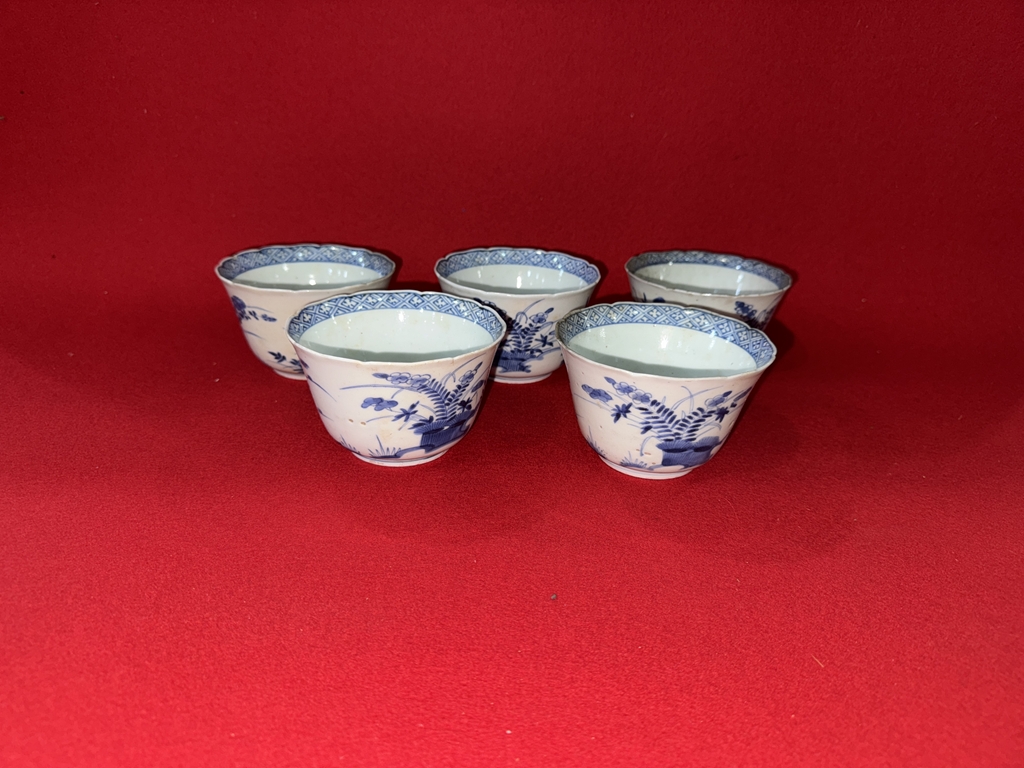 骨董、陶磁器 幕末の伊万里の向付を買取させてもらいました。の画像